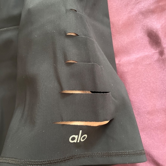 ALO shorts - Picture 3 of 9